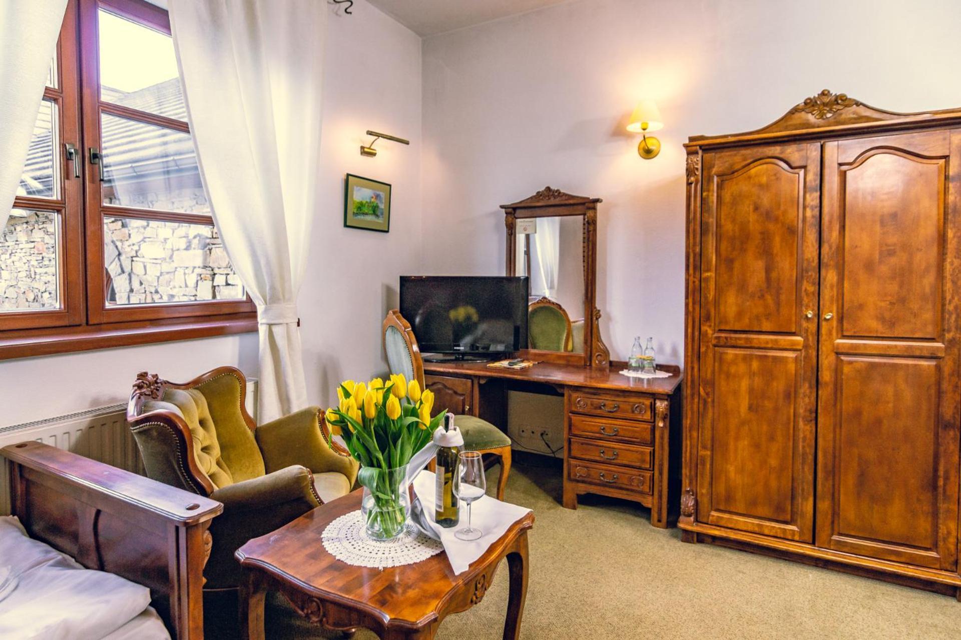 Folwark Stara Winiarnia Hotel Mszana Dolna Luaran gambar