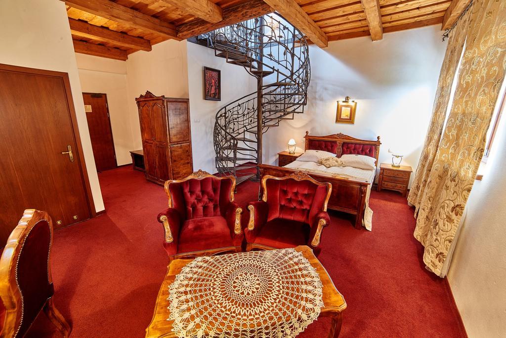Folwark Stara Winiarnia Hotel Mszana Dolna Luaran gambar