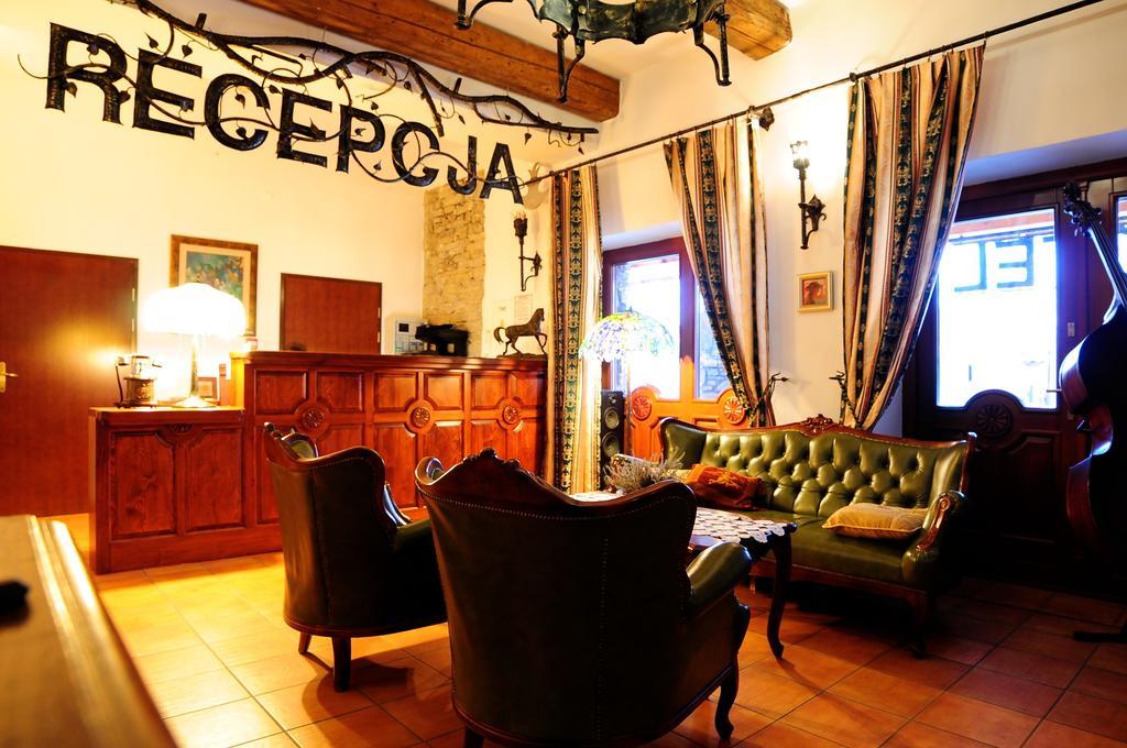Folwark Stara Winiarnia Hotel Mszana Dolna Luaran gambar